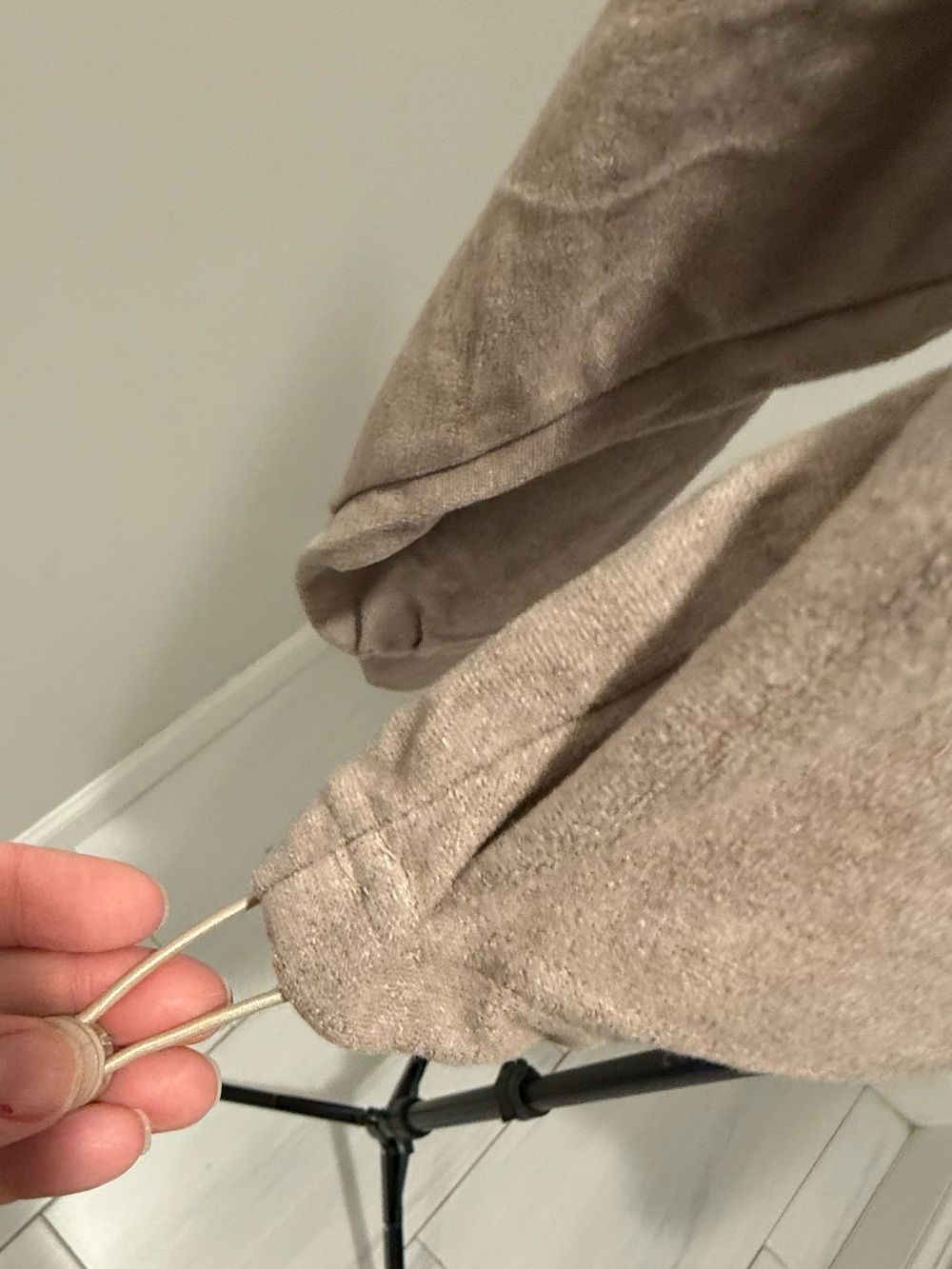 Halara Button-Front Cropped Henley - Picture 5 of 6